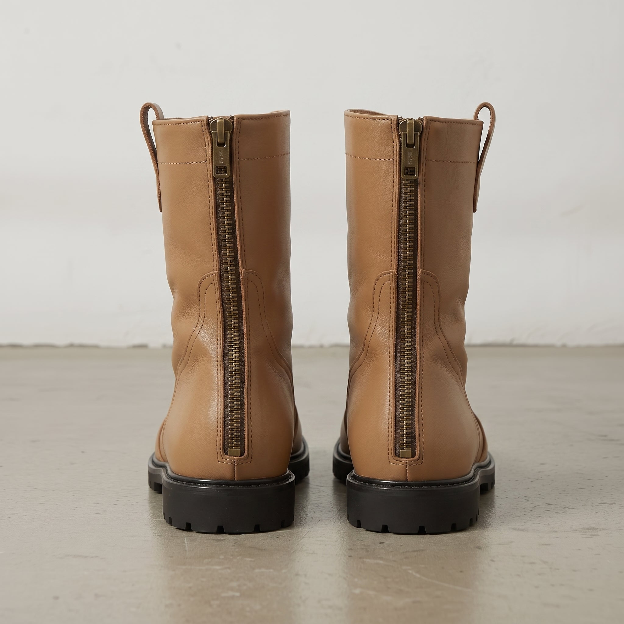 Men's Tan Plain-Toe Leather Pull-On Boots — Cawley