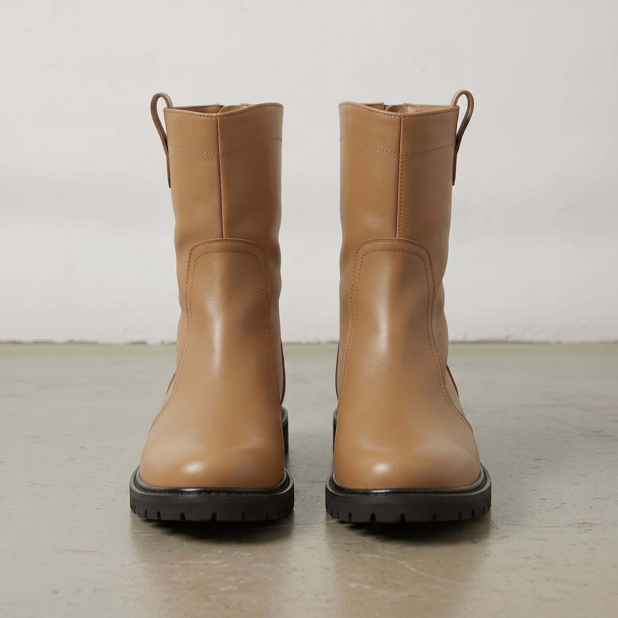 Men's Tan Plain-Toe Leather Pull-On Boots — Cawley