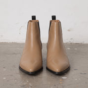 Men's Tan Pointed-Toe Leather Chelsea Boots — Grayson