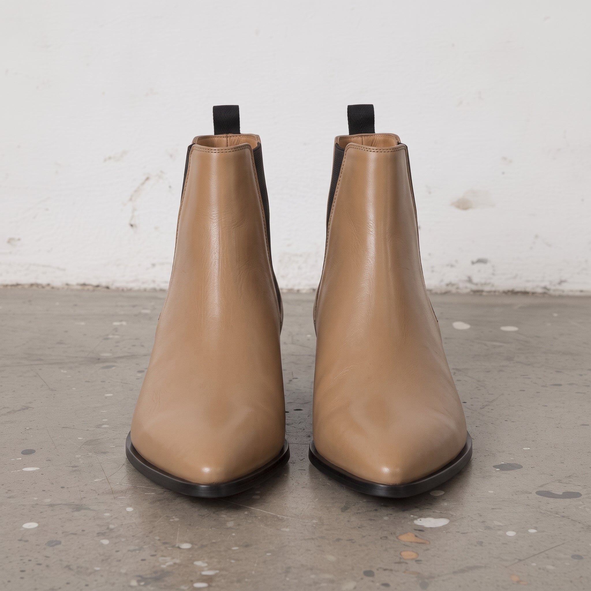 Men's Tan Pointed-Toe Leather Chelsea Boots — Grayson