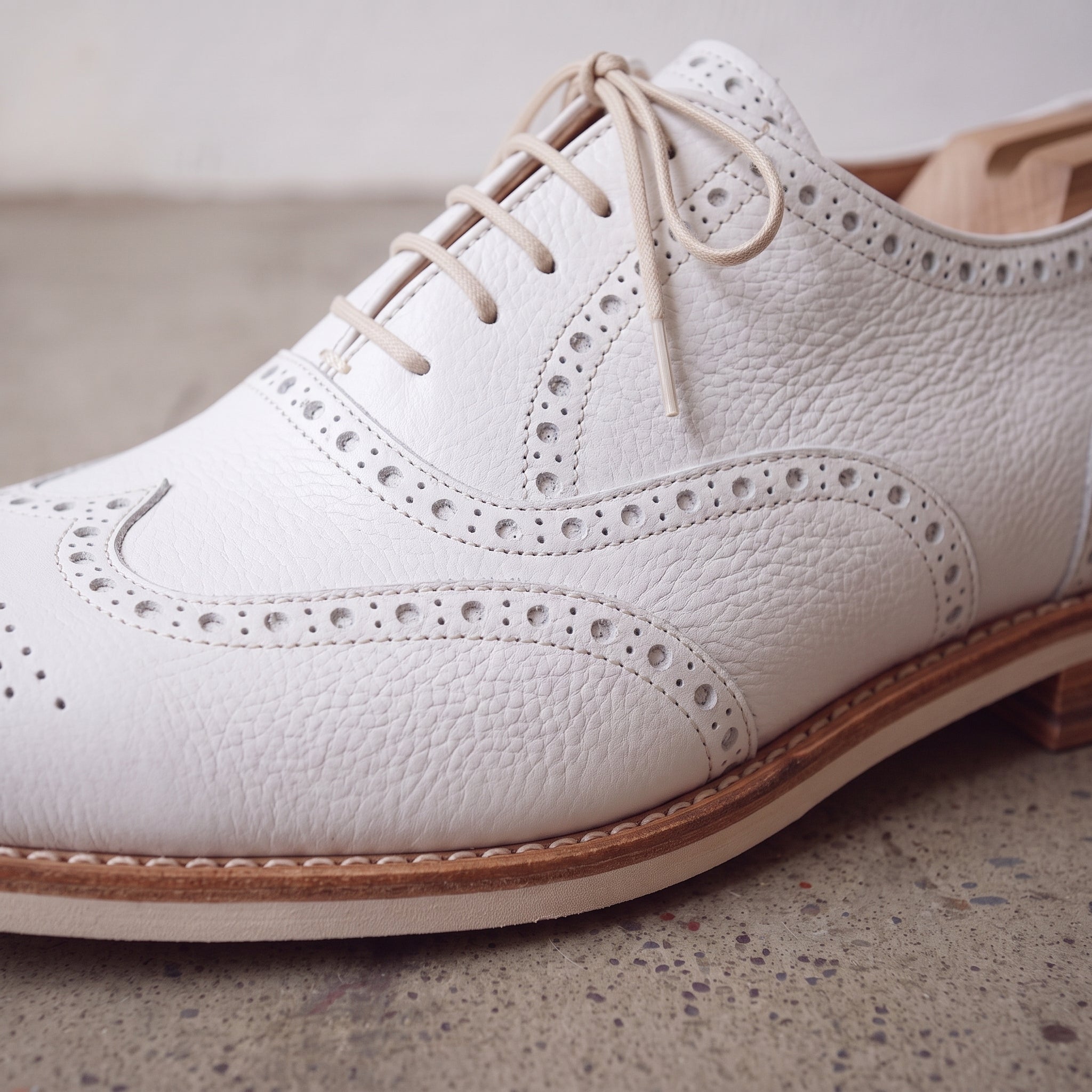 Men's White Pebbled Leather Wingtip Brogue Oxfords — Forster