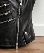 close-up-zipper-hardware of product