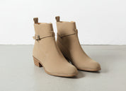 Black color variant - angle-view-showing-depth