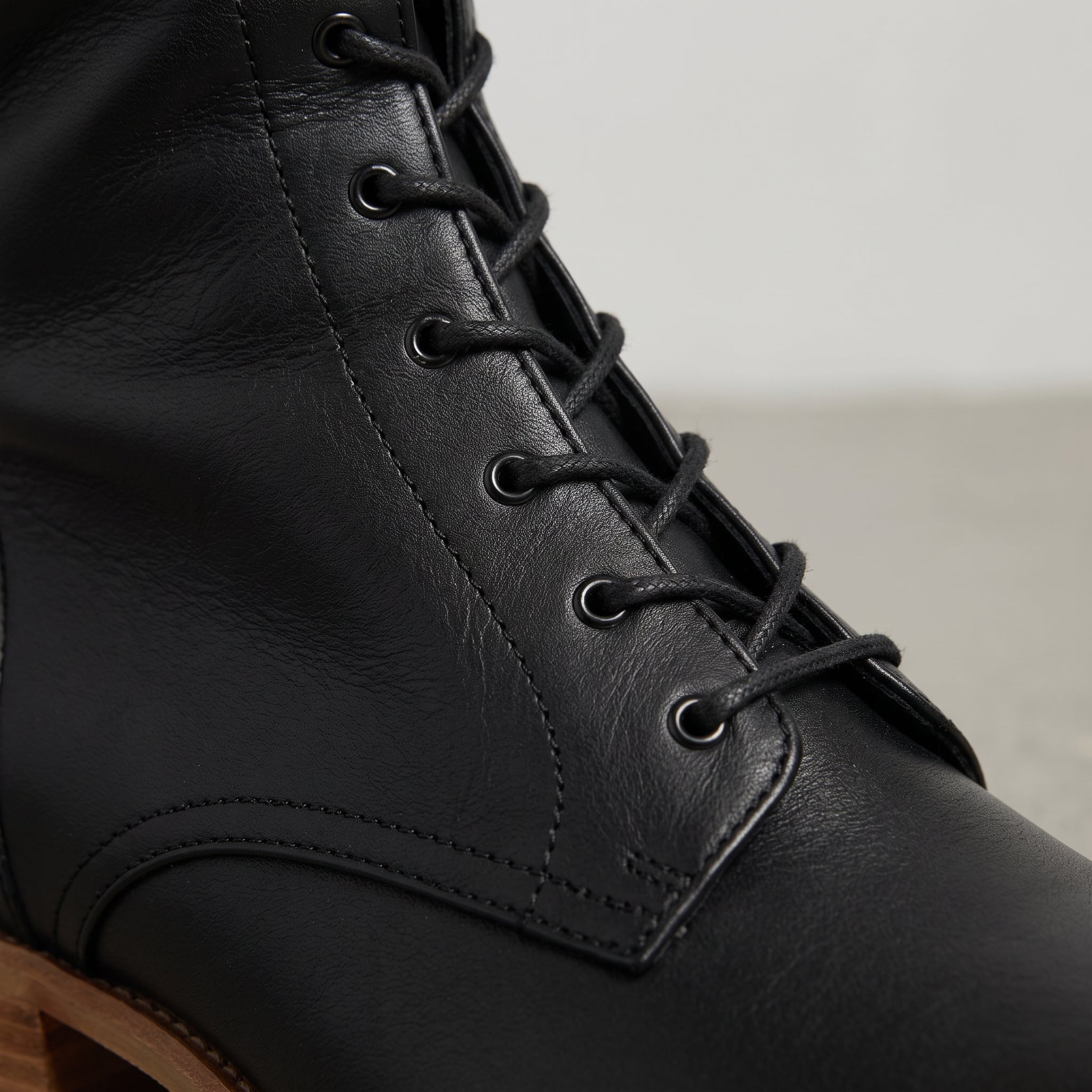 Women's Black Plain-Toe Lace-Up Leather Knee-High Boots — Dillingham