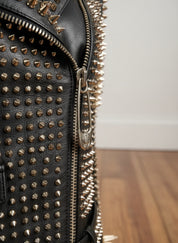 close-up-zipper-hardware of product