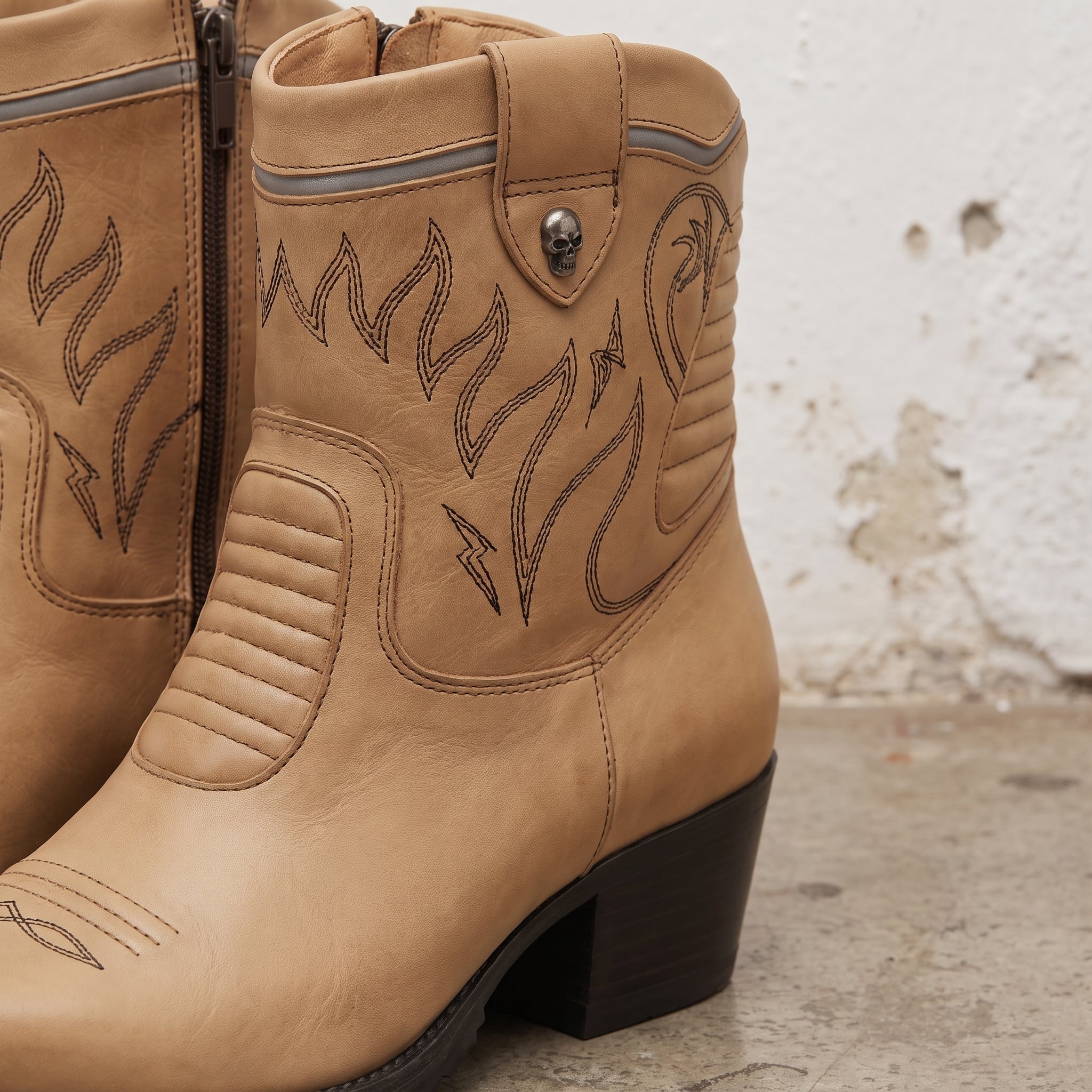 Women's Tan Pointed-Toe Leather Cowboy Boots — Eastwell — Eastwell